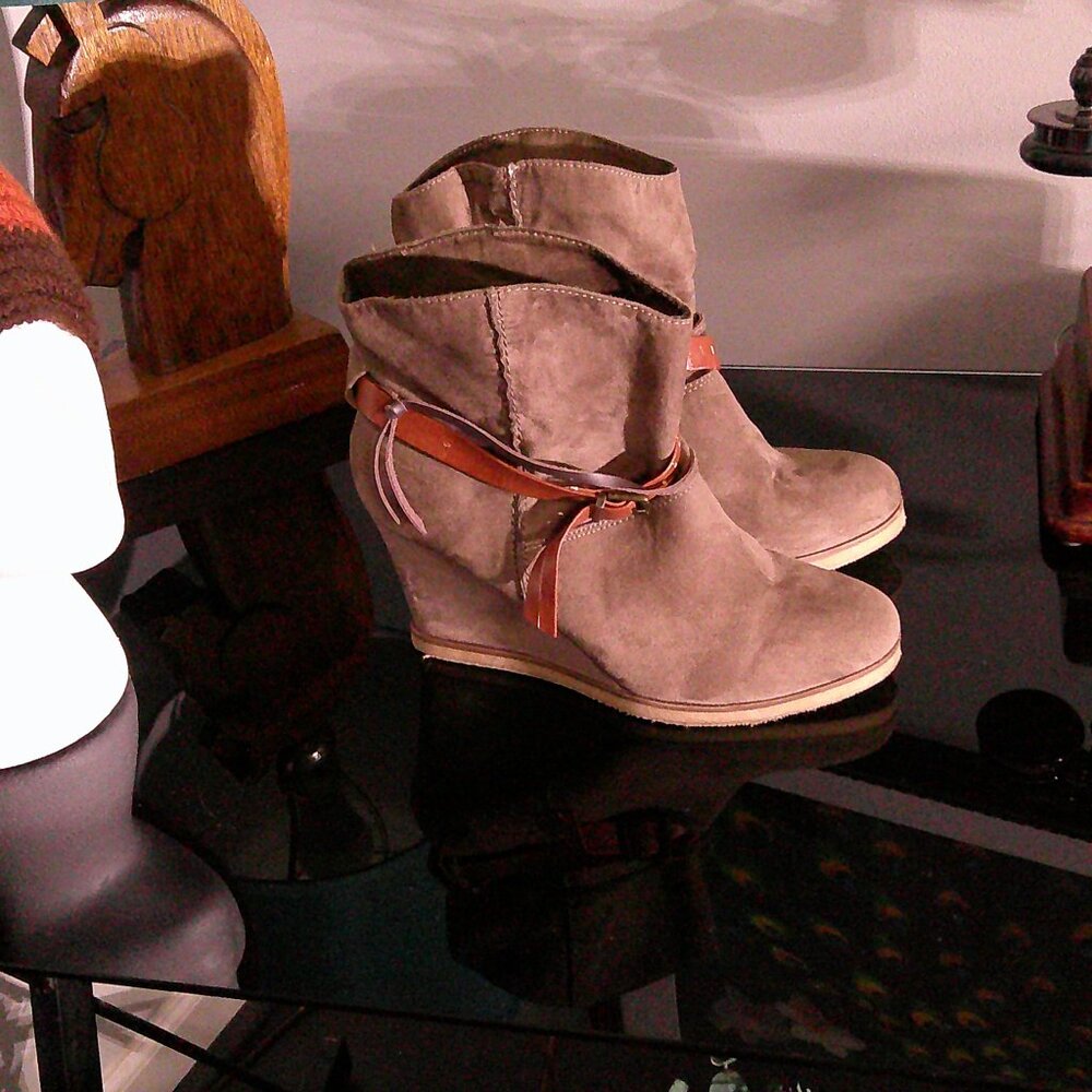 MIA Carrie Wedge Ankle Boots – Taupe Suede